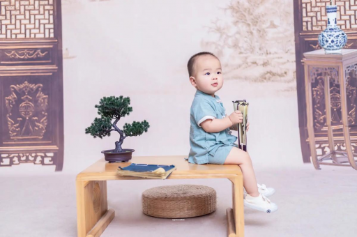 苍南宝宝眼睛肿是什么原因